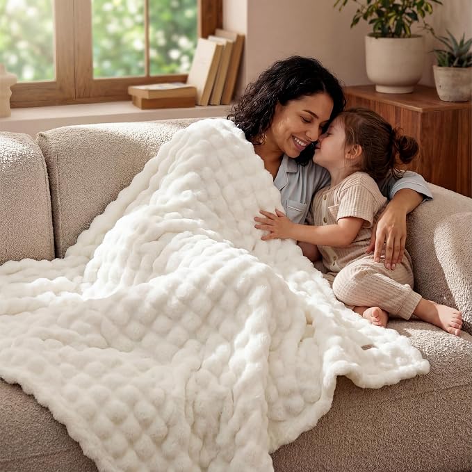 Bedsure 3D Fleece Bubble Blanket