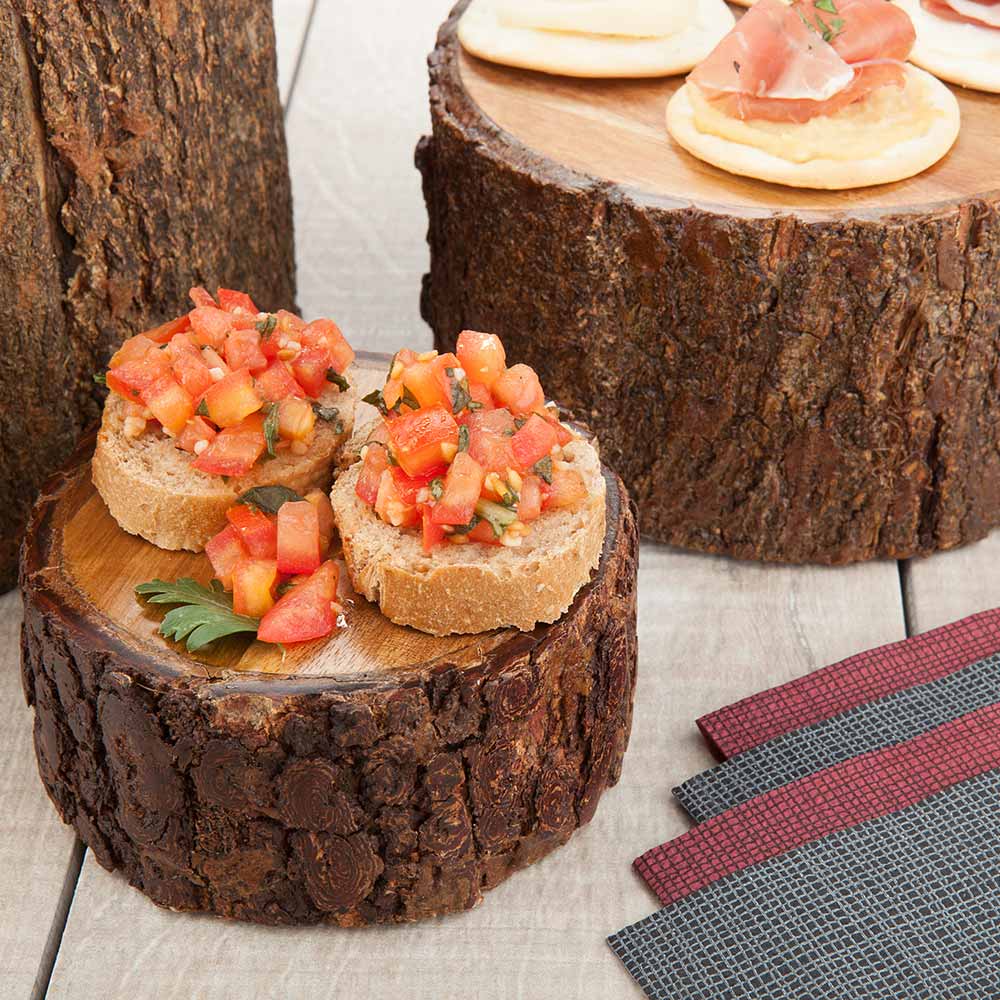 Eco Display Round Natural Acacia Small Riser - Varnished, Bark Edges - 4" x 4" x 2" - 1 count box