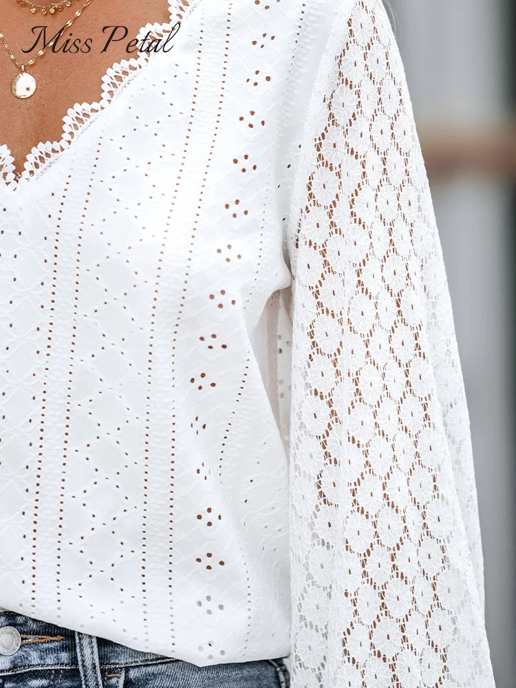 Cutout Scalloped Lace V-Neck Blouse Top For Women Casual Long Sleeve T-shirt Pullover Top 2023 Spring Autumn Tee Shirts