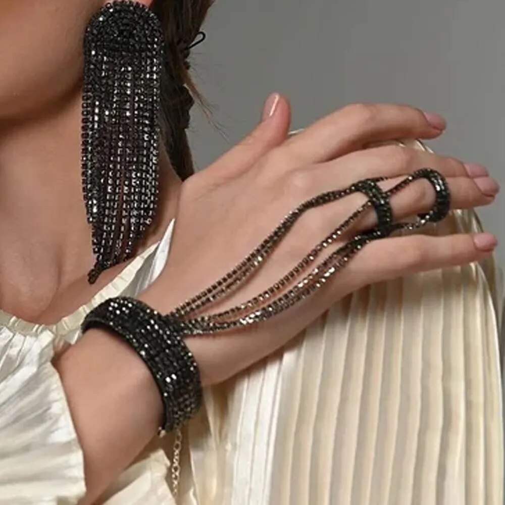 INS Shiny Crystal Multiple Rows Hand Finger Bracelets Jewelry for Women Rhinestone Charm Finger Rings Wrist Chain Bracelet Gift