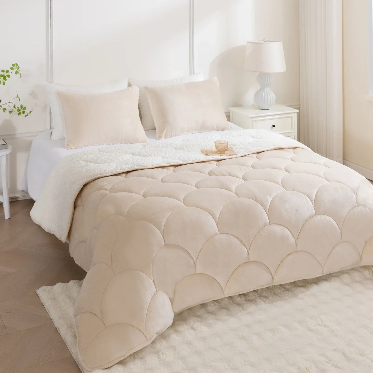 Sherpa Comforter Set , All Season Soft Warm Fleece Fall Blanket, with Pillow Sham.