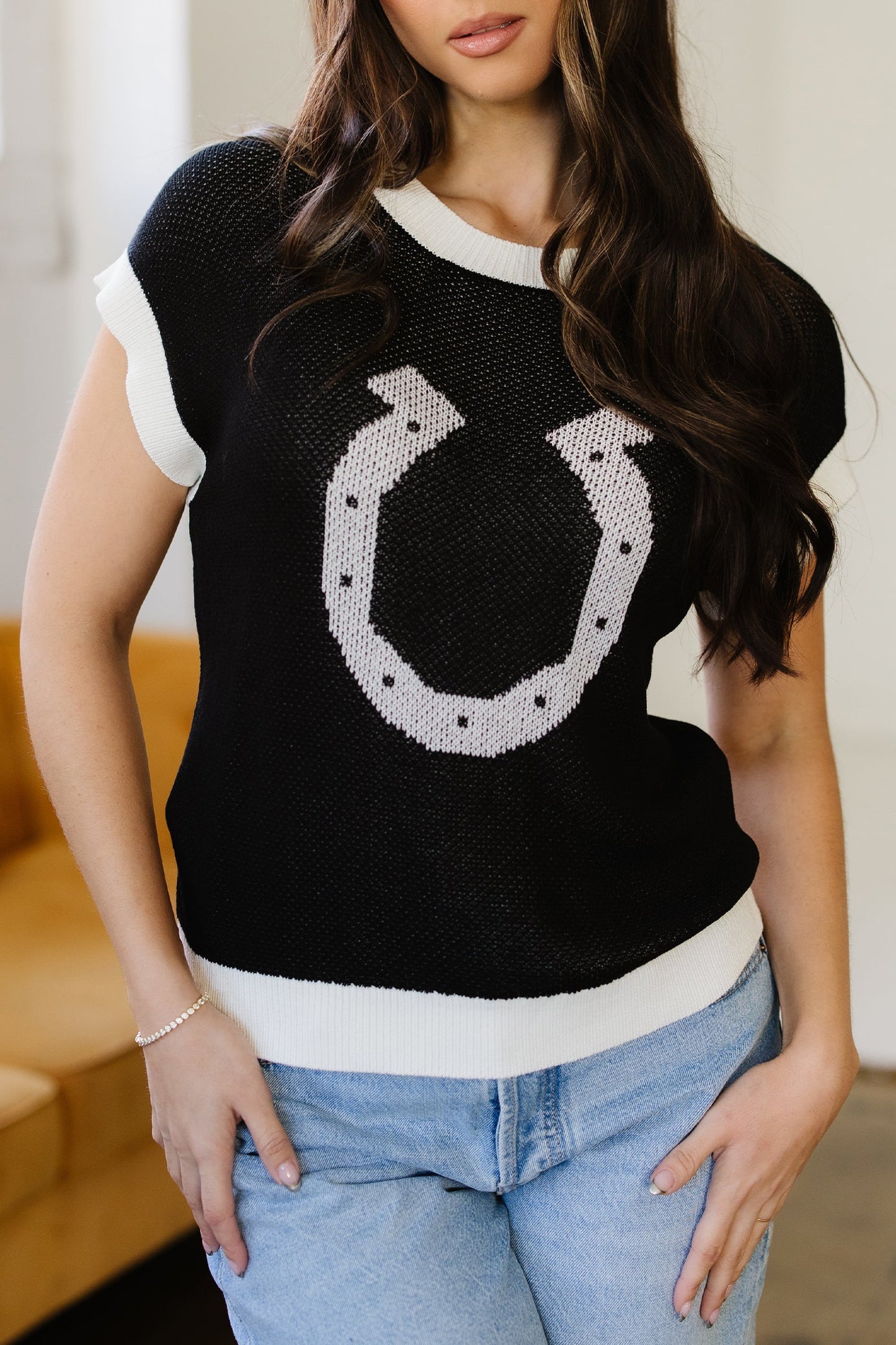 Western Horseshoe Contrast Trim Short Sleeve Sweater