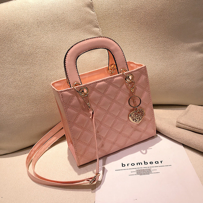 Fashion Brand Diana Bag 2022 Pu Leather Women Luxury Designer Handbag Hardware Pendant Shoulder Messenger Bag Clutch Purse Tote
