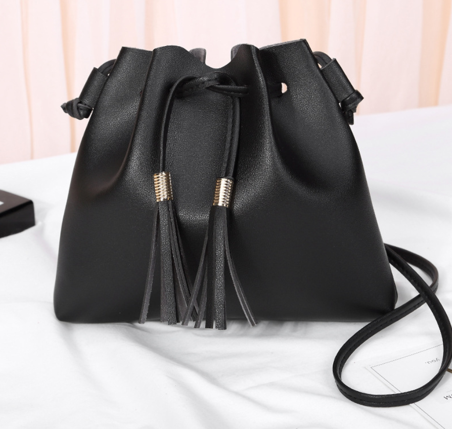 Tassel bucket coin purse