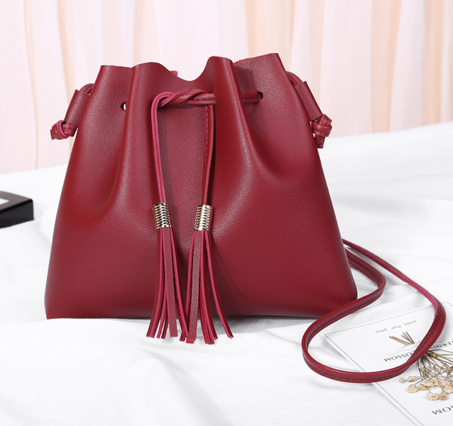 Tassel bucket coin purse