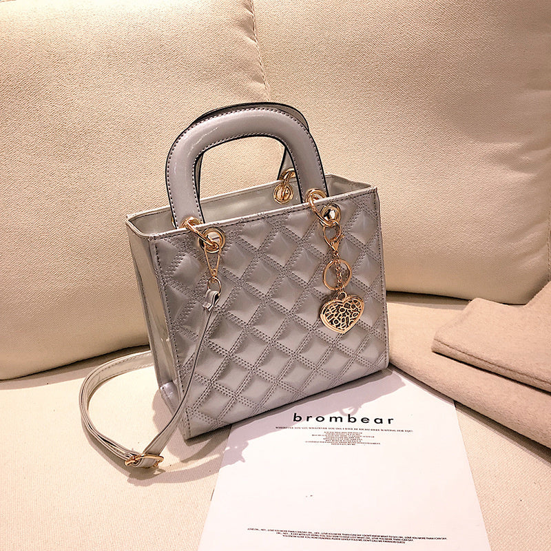 Fashion Brand Diana Bag 2022 Pu Leather Women Luxury Designer Handbag Hardware Pendant Shoulder Messenger Bag Clutch Purse Tote
