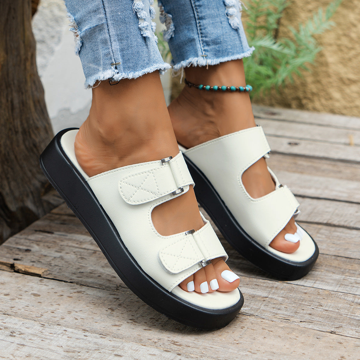 Thick bottomed flat and casual one line drag Velcro beach cooldown