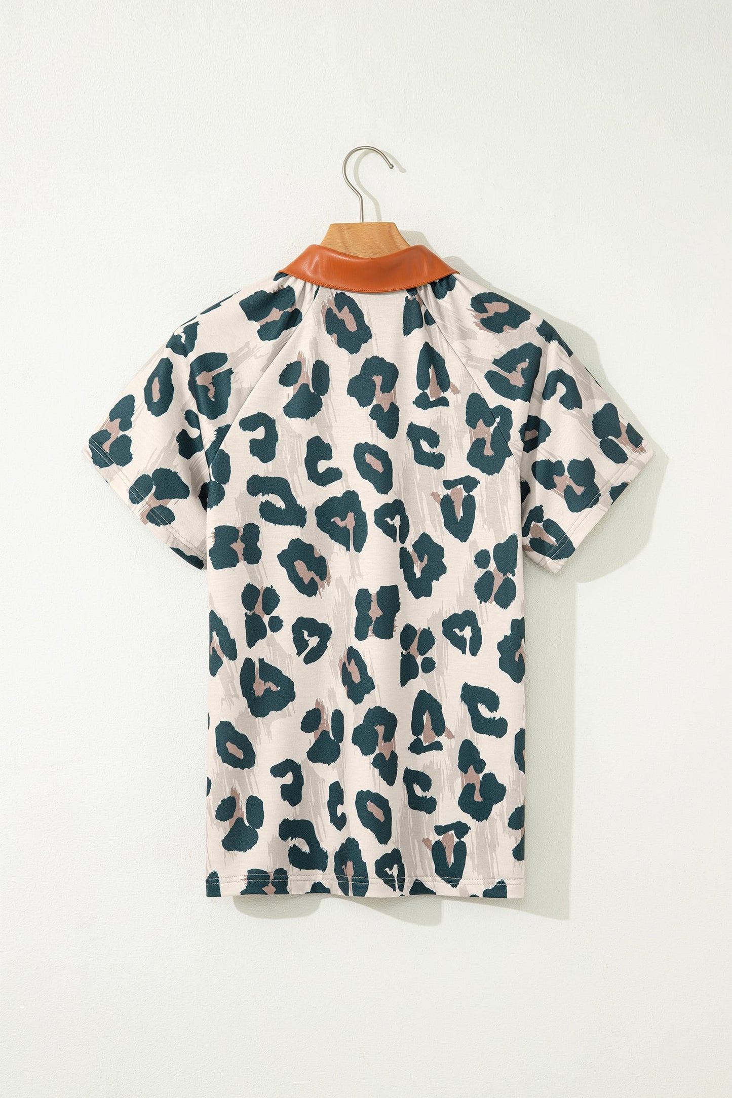 Leopard Buttoned Contrast Collar Short Sleeve Blouse