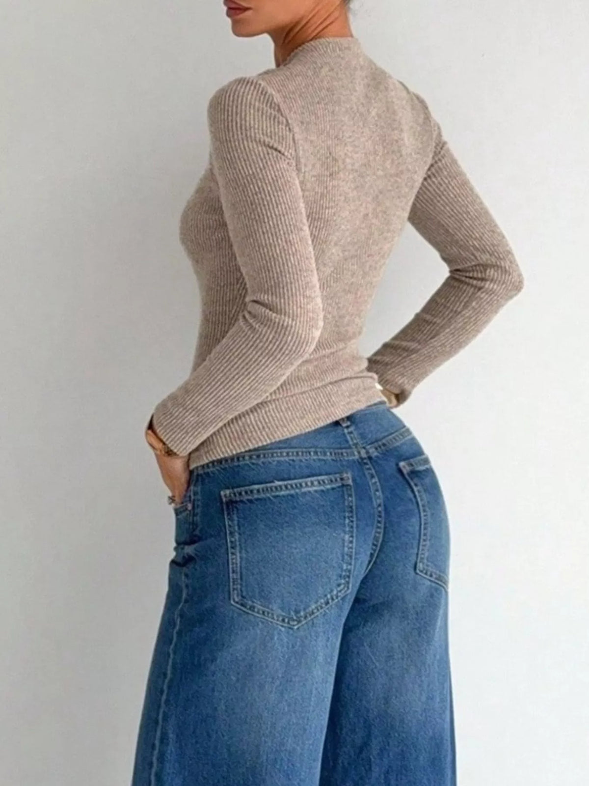 Ribbed Knit Long Sleeve T-Shirt with Metal Ring Cutout Detail