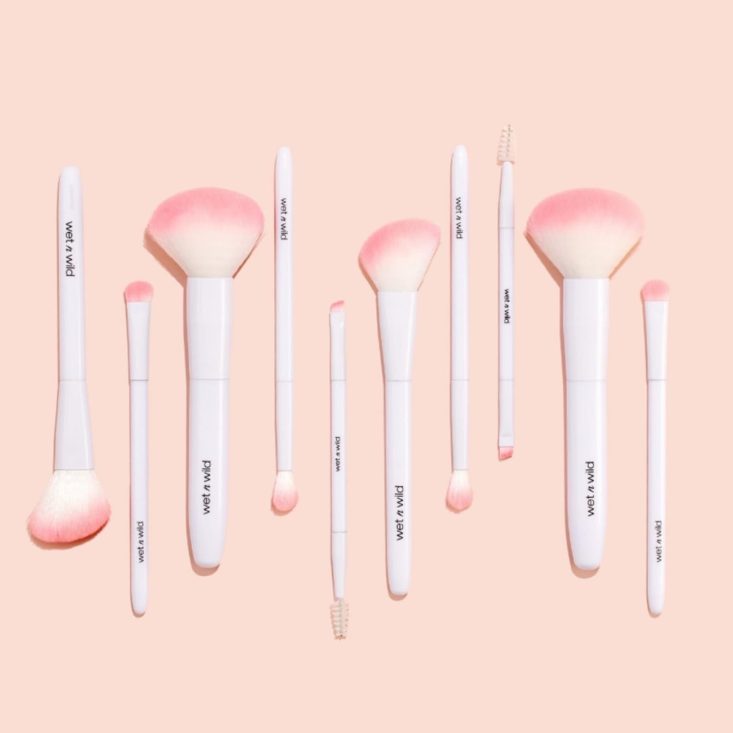 wet n wild Eyeshadow Brush, Precision Blending Application, Soft Synthetic Fibers, Ergonomic Handle for Comfortable Precision Control