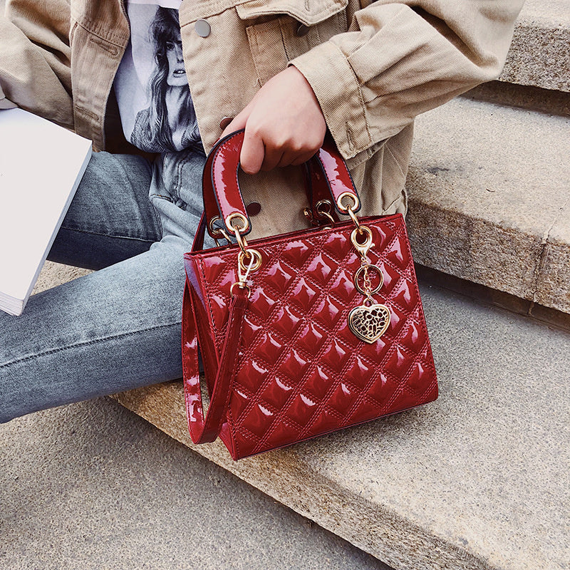Fashion Brand Diana Bag 2022 Pu Leather Women Luxury Designer Handbag Hardware Pendant Shoulder Messenger Bag Clutch Purse Tote