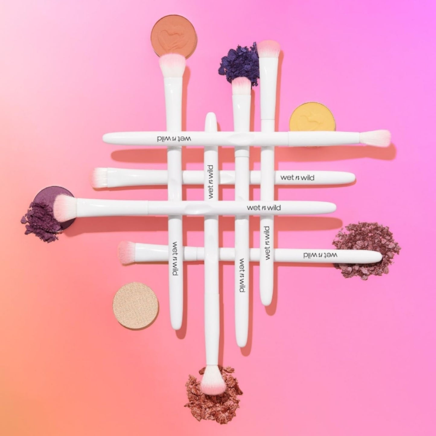 wet n wild Eyeshadow Brush, Precision Blending Application, Soft Synthetic Fibers, Ergonomic Handle for Comfortable Precision Control