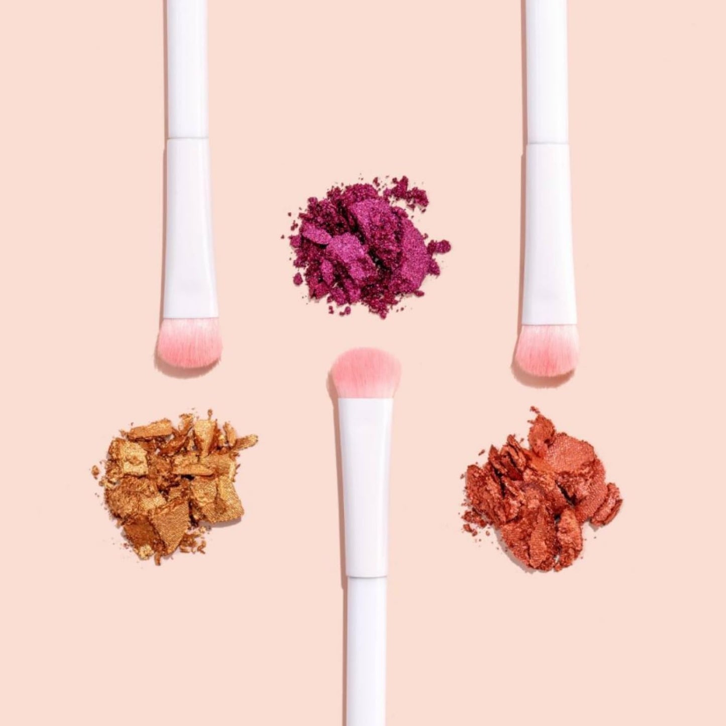 wet n wild Eyeshadow Brush, Precision Blending Application, Soft Synthetic Fibers, Ergonomic Handle for Comfortable Precision Control