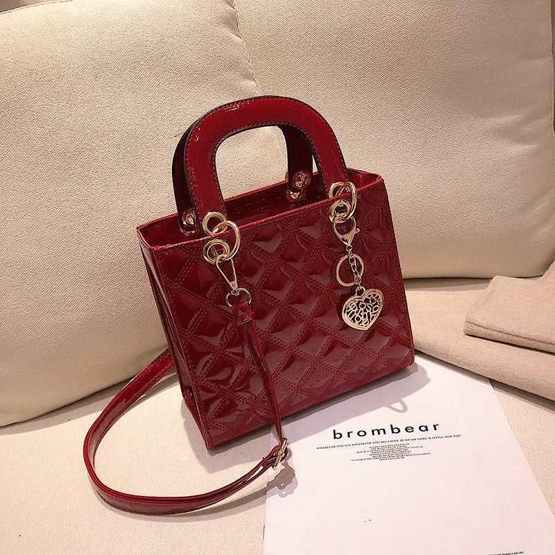 Fashion Brand Diana Bag 2022 Pu Leather Women Luxury Designer Handbag Hardware Pendant Shoulder Messenger Bag Clutch Purse Tote