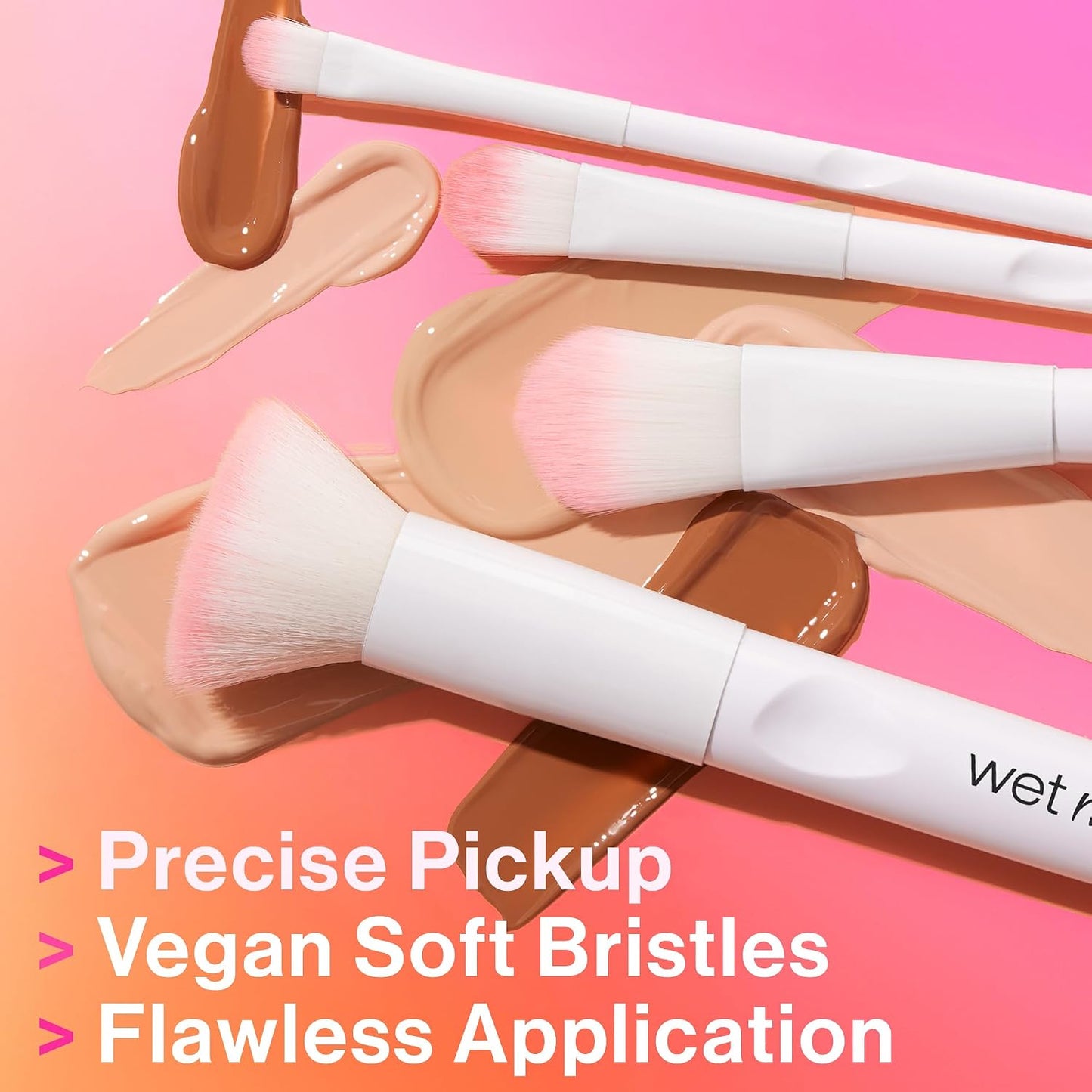 wet n wild Eyeshadow Brush, Precision Blending Application, Soft Synthetic Fibers, Ergonomic Handle for Comfortable Precision Control