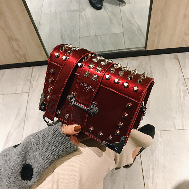 Luxury Patent Leather New Women Handbag Rivet Brand Designer Crossbody Bag Girls Party Shoulder Purse Ladies Chain Clutch Tote