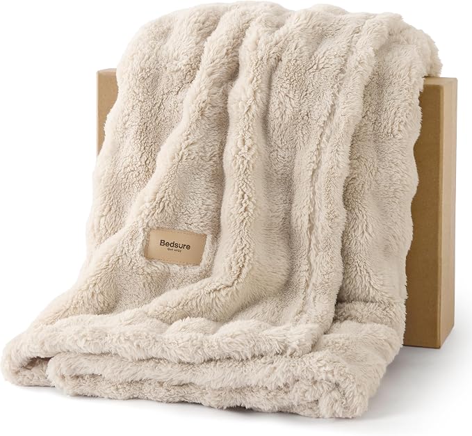 Bedsure 3D Fleece Bubble Blanket