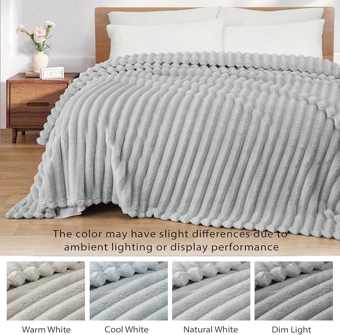 Exclusivo Mezcla Striped Fleece Throw Blanket