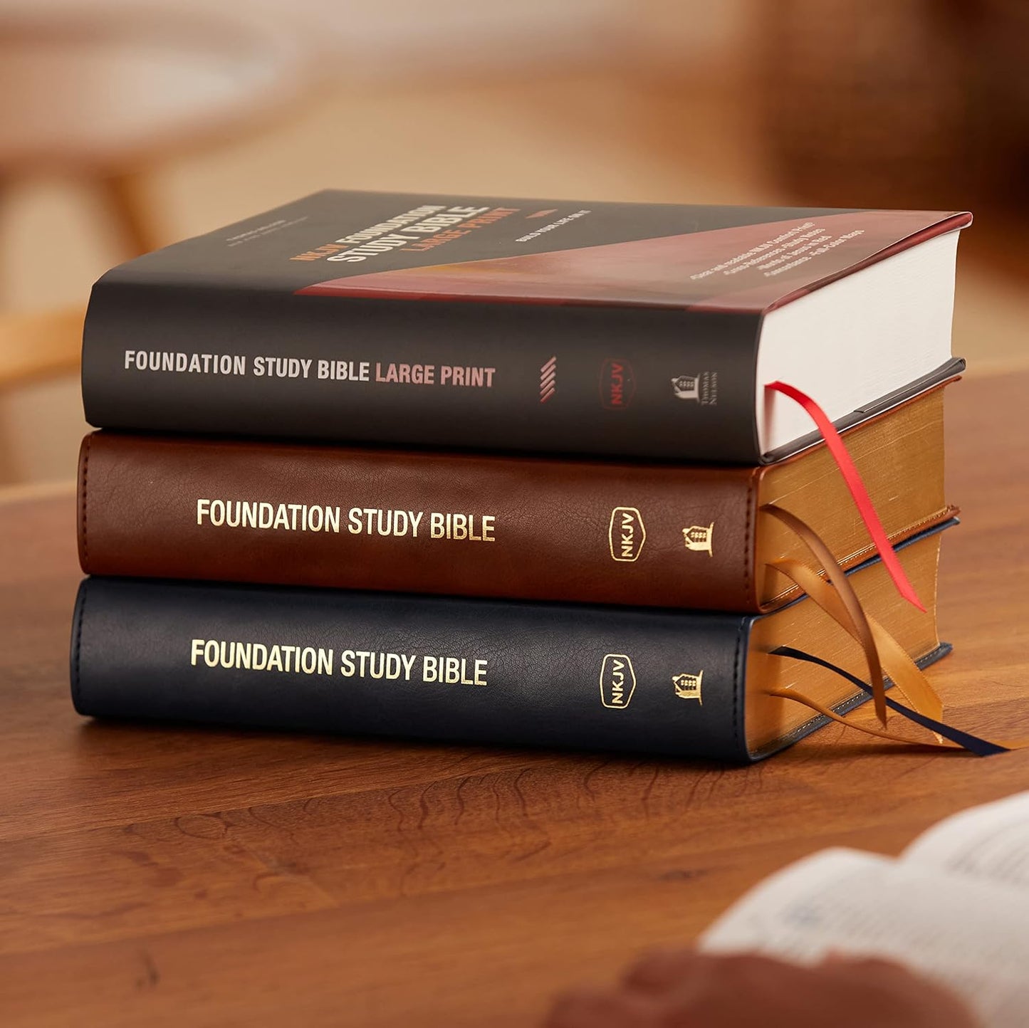 NKJV, Foundation Study Bible, Large Print, Leathersoft, Brown, Red Letter, Thumb Indexed, Comfort Print: Holy Bible, New King James Version