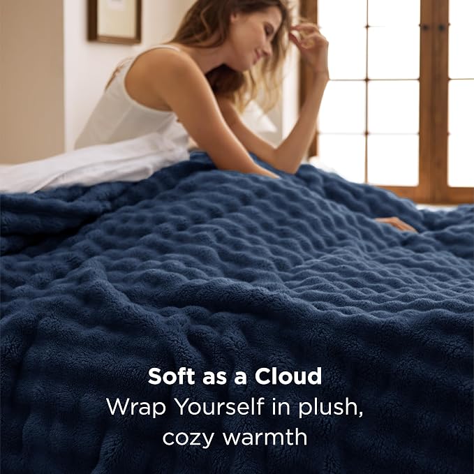 Bedsure 3D Fleece Bubble Blanket