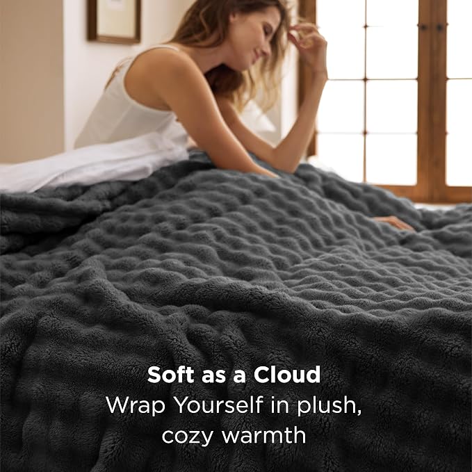 Bedsure 3D Fleece Bubble Blanket