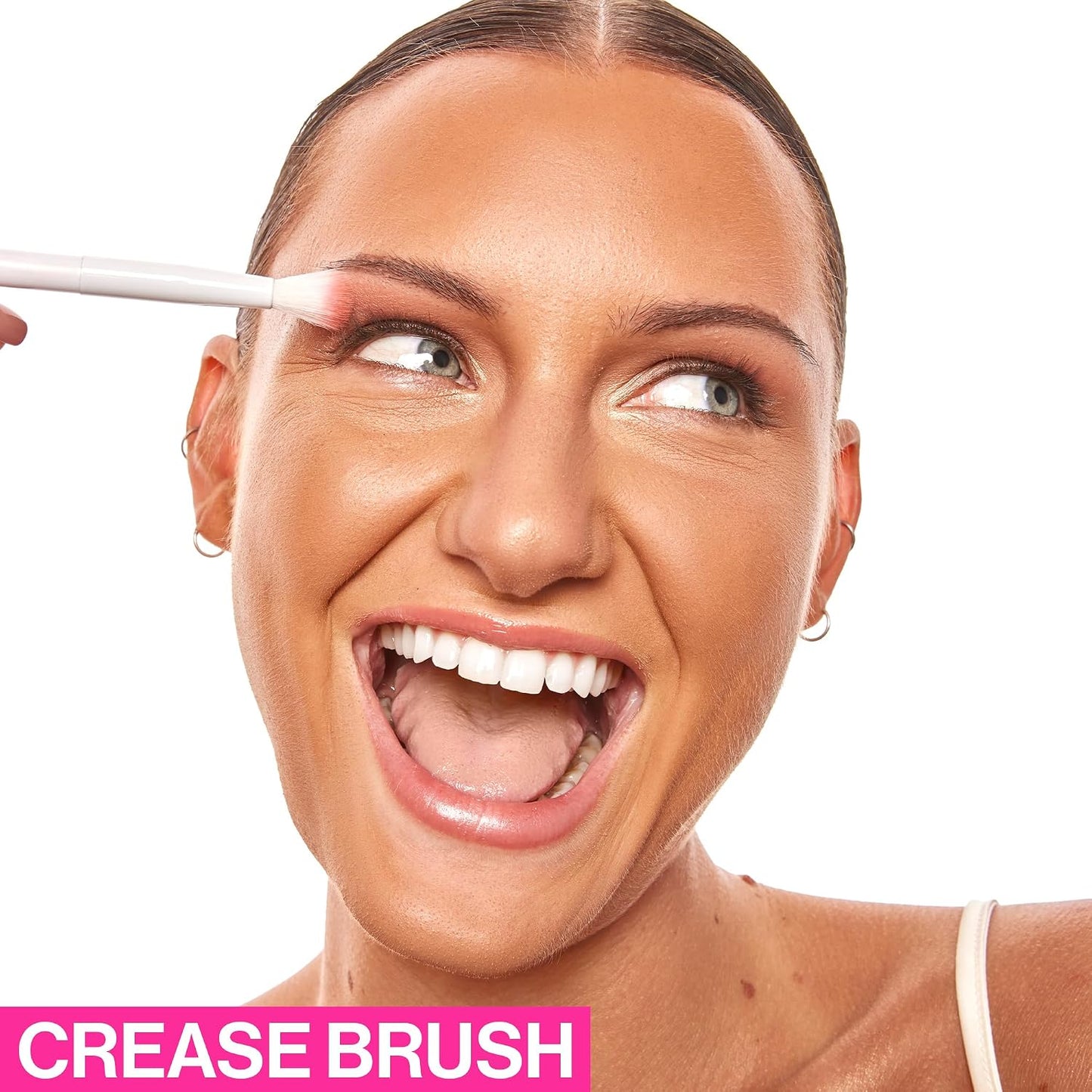 wet n wild Eyeshadow Brush, Precision Blending Application, Soft Synthetic Fibers, Ergonomic Handle for Comfortable Precision Control