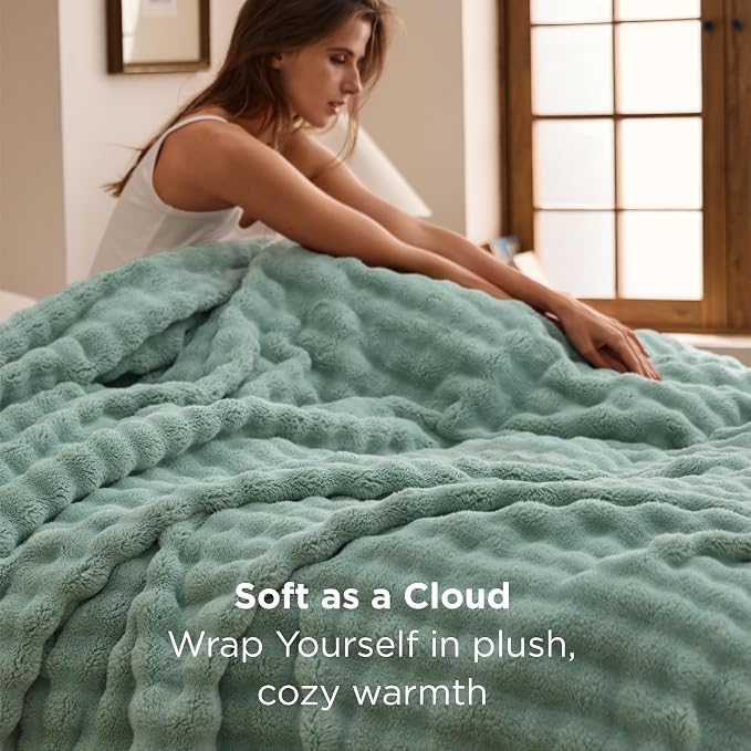 Bedsure 3D Fleece Bubble Blanket