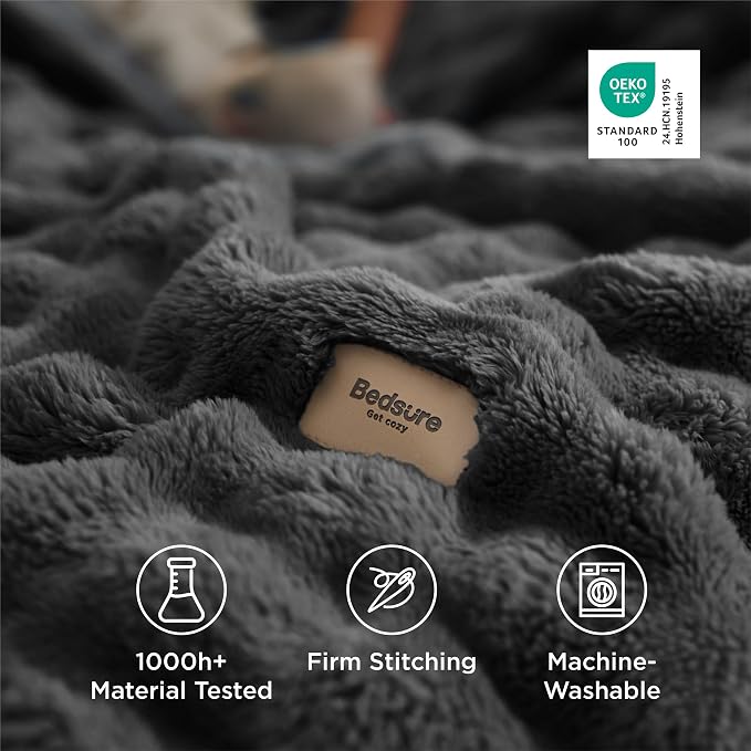 Bedsure 3D Fleece Bubble Blanket