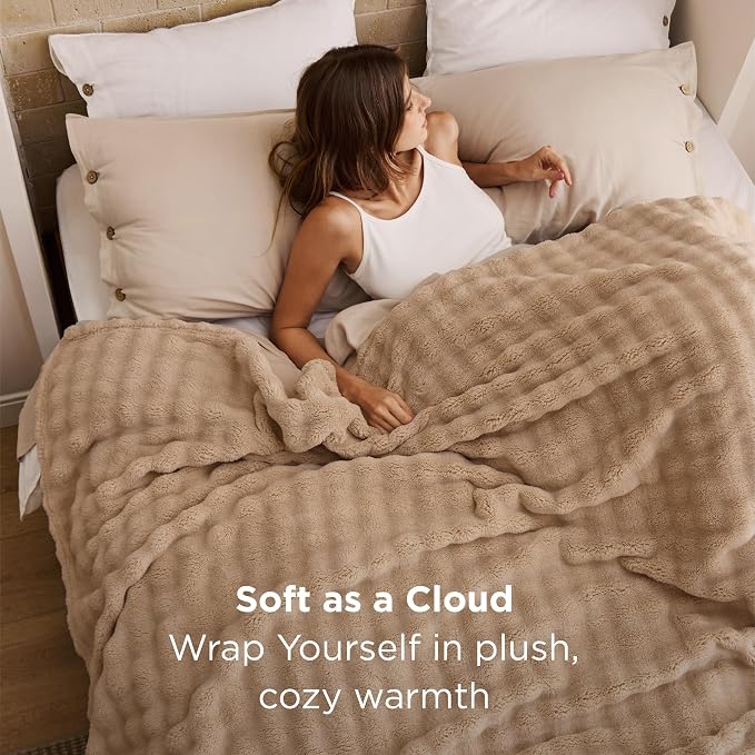 Bedsure 3D Fleece Bubble Blanket