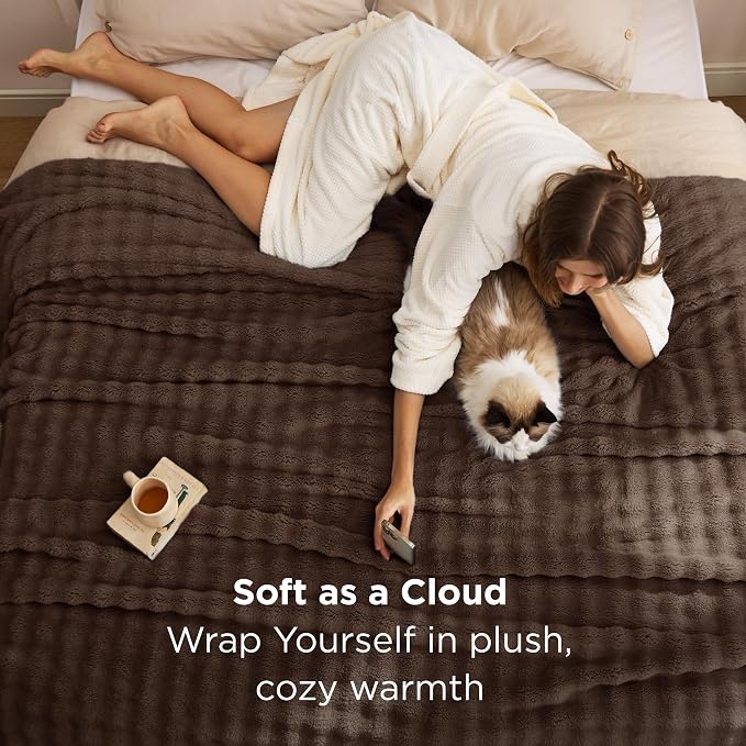 Bedsure 3D Fleece Bubble Blanket