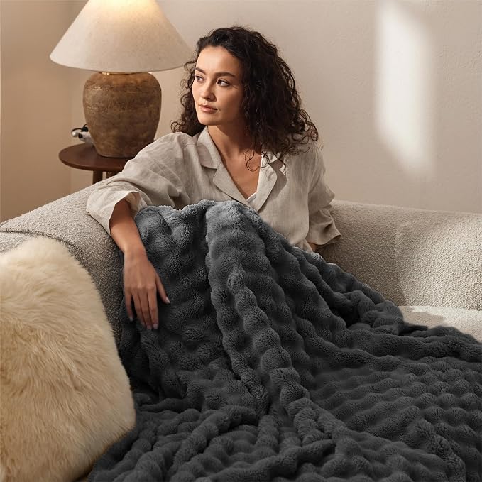 Bedsure 3D Fleece Bubble Blanket