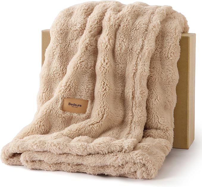 Bedsure 3D Fleece Bubble Blanket