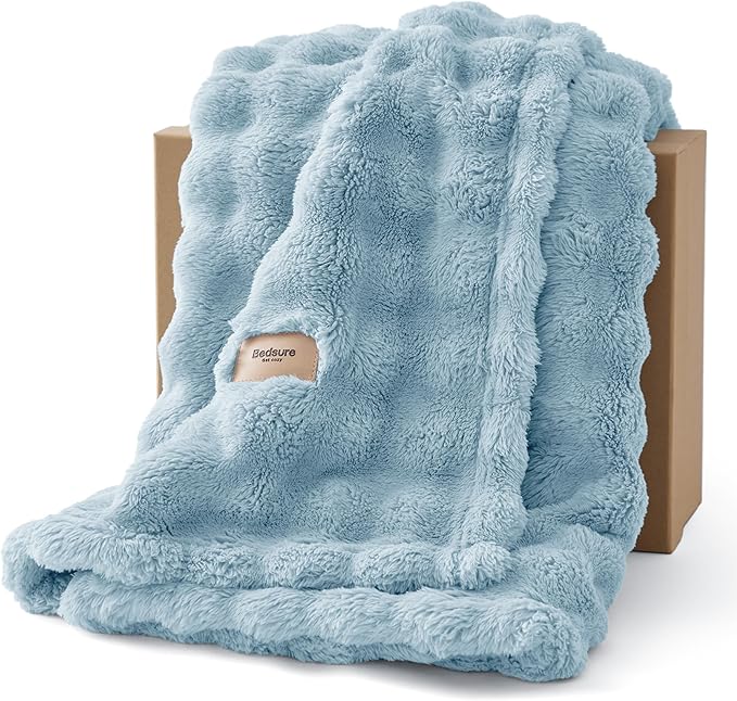 Bedsure 3D Fleece Bubble Blanket