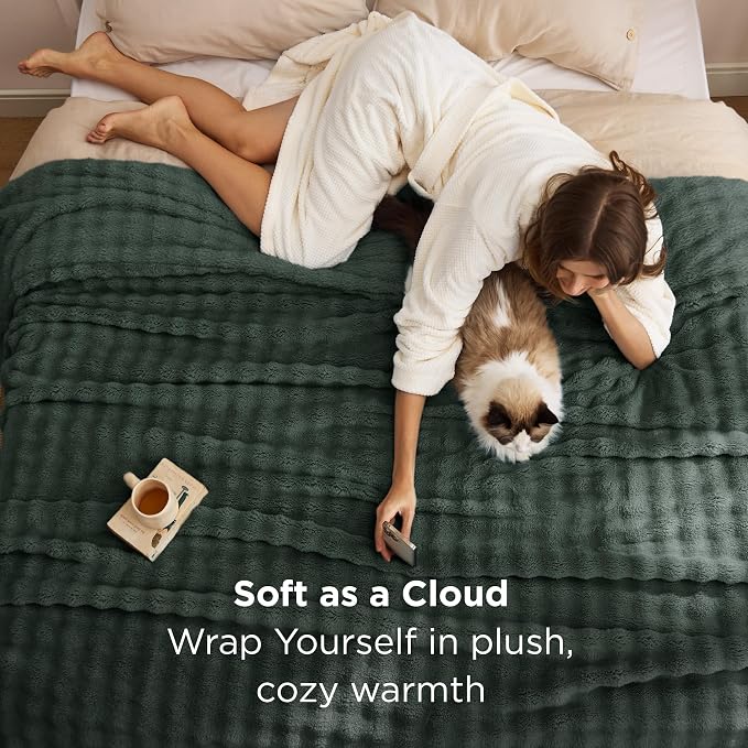 Bedsure 3D Fleece Bubble Blanket