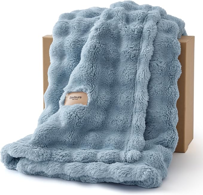 Bedsure 3D Fleece Bubble Blanket