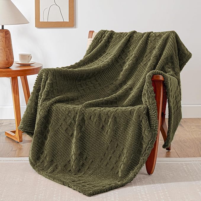 EXQ Home Fleece Throw Blanket for Couch or Bed