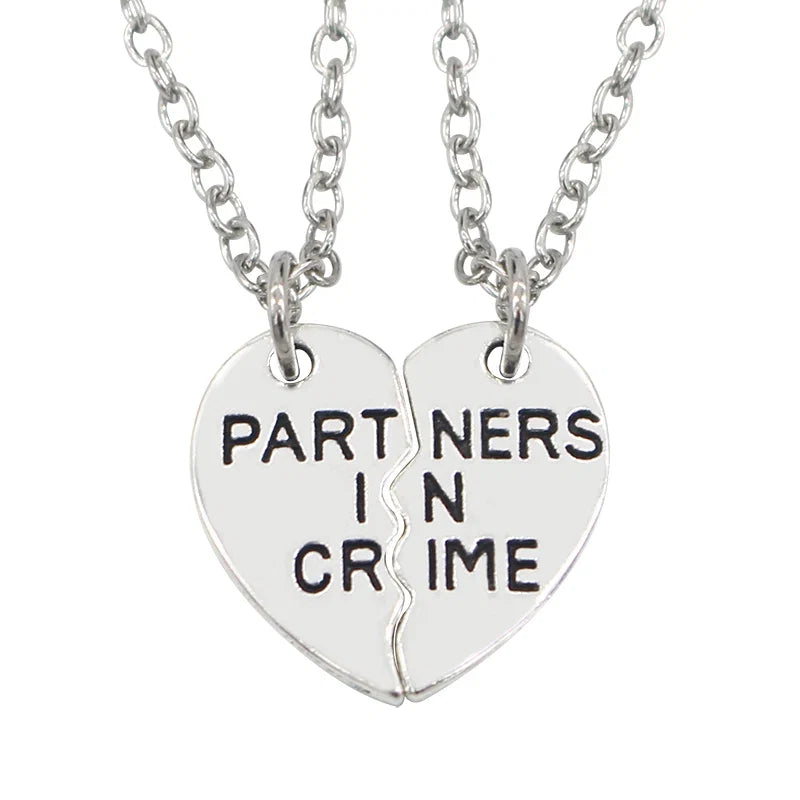 2pcs/set Splicing Necklace Heartbroken Pendant Necklace Men and Women