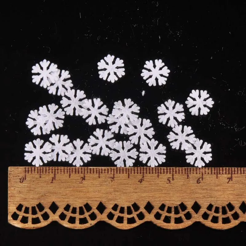 100Pcs 10-30mm White Felt Snowflake Christmas Sticker Non-woven Patch Appliques Craft Party Diy Scrapbooking Decor C2767