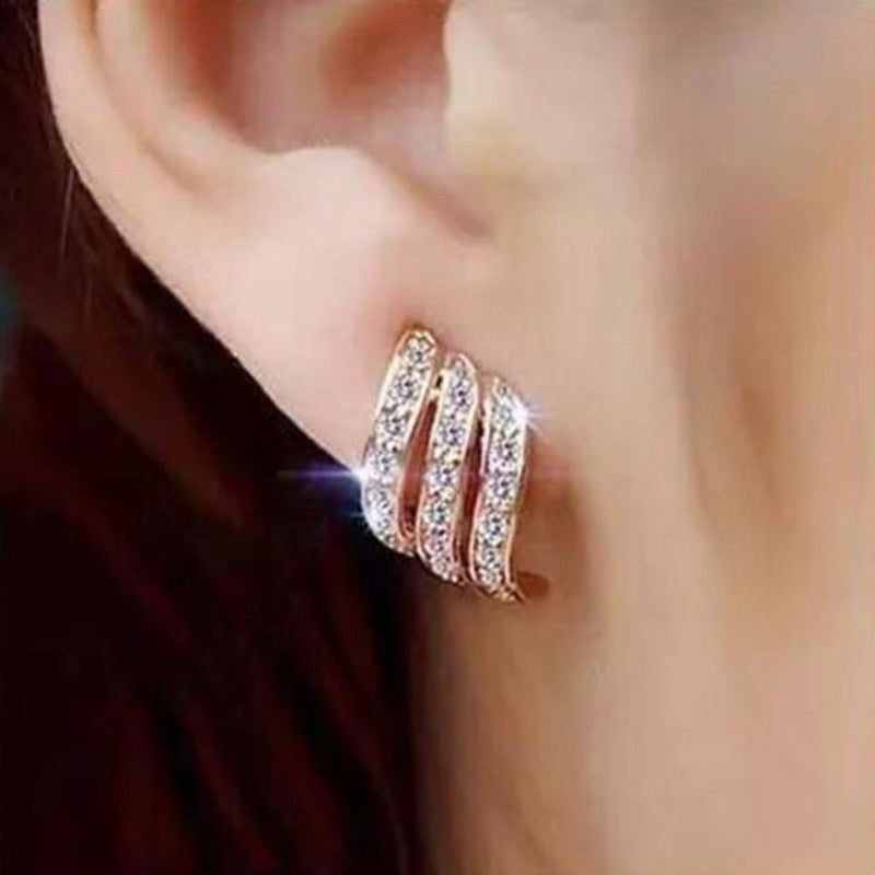 New Crystal Flower Drop Earrings for Women Fashion Jewelry Gold Colour Rhinestones Earrings Gift for Party Best Friend