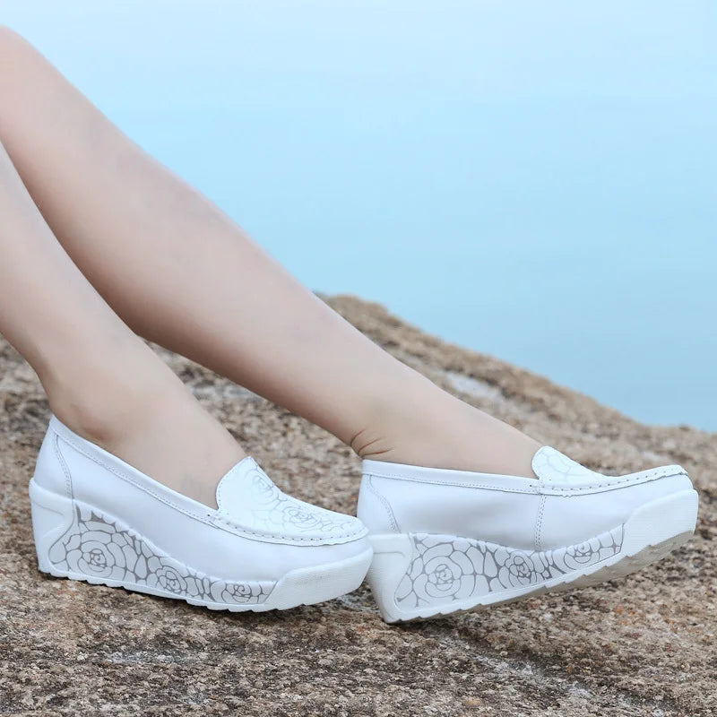 MudiPanda Summer 2017 Women's Shoes Genuine Leather Breathable Shoes Swing Female Shoes Platform  Nurse  Work Shoes