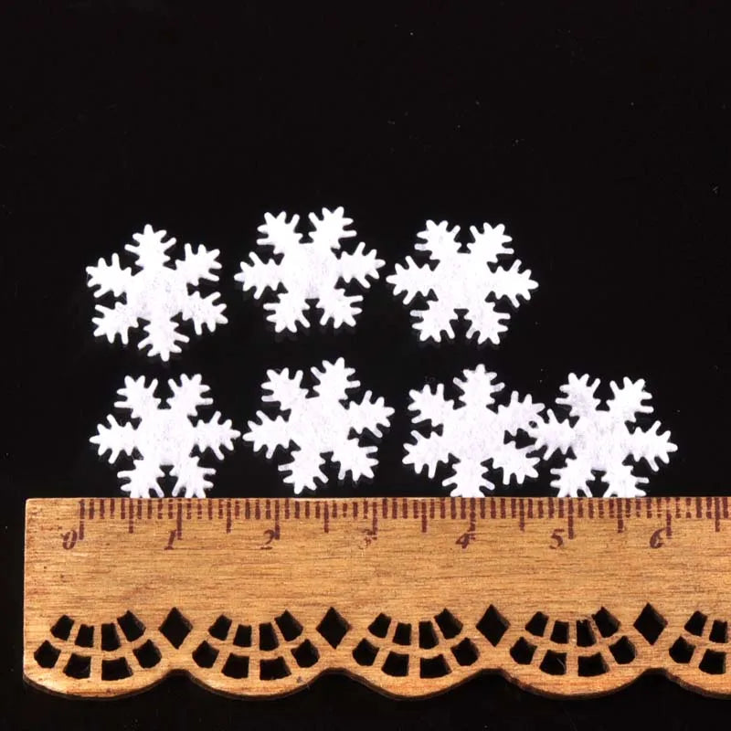 100Pcs 10-30mm White Felt Snowflake Christmas Sticker Non-woven Patch Appliques Craft Party Diy Scrapbooking Decor C2767