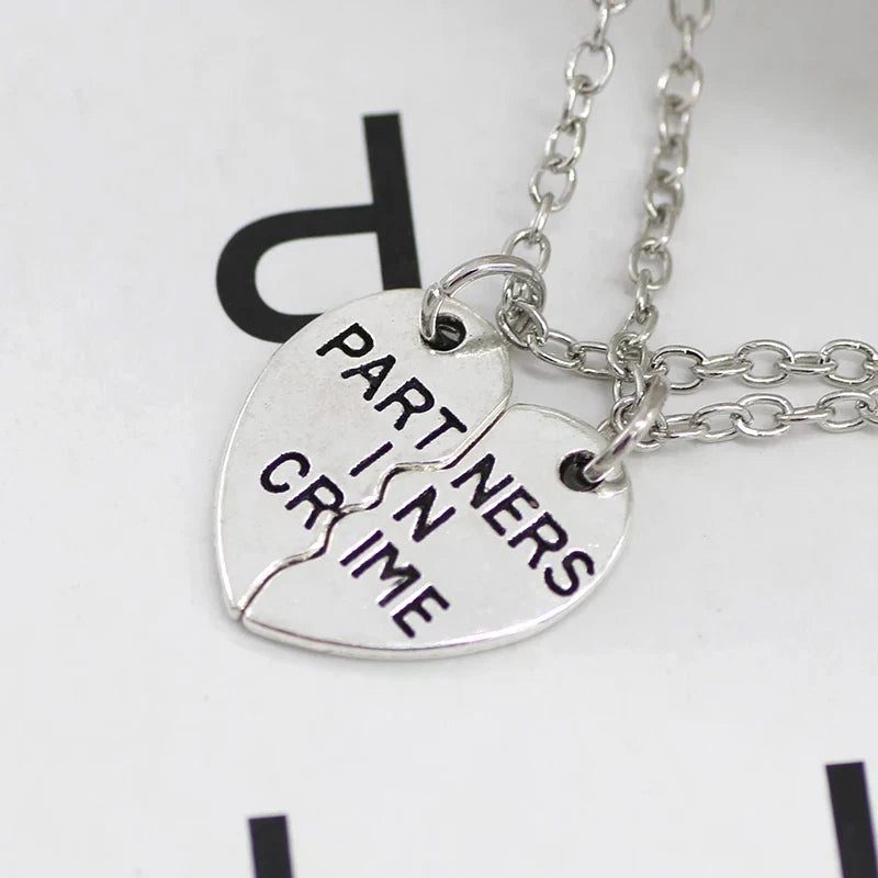 2pcs/set Splicing Necklace Heartbroken Pendant Necklace Men and Women