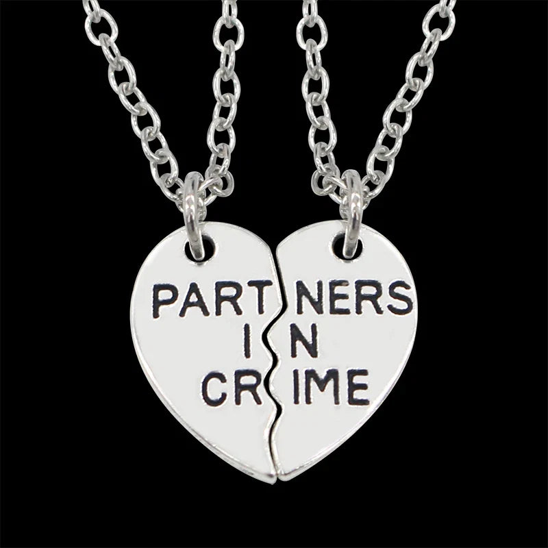 2pcs/set Splicing Necklace Heartbroken Pendant Necklace Men and Women
