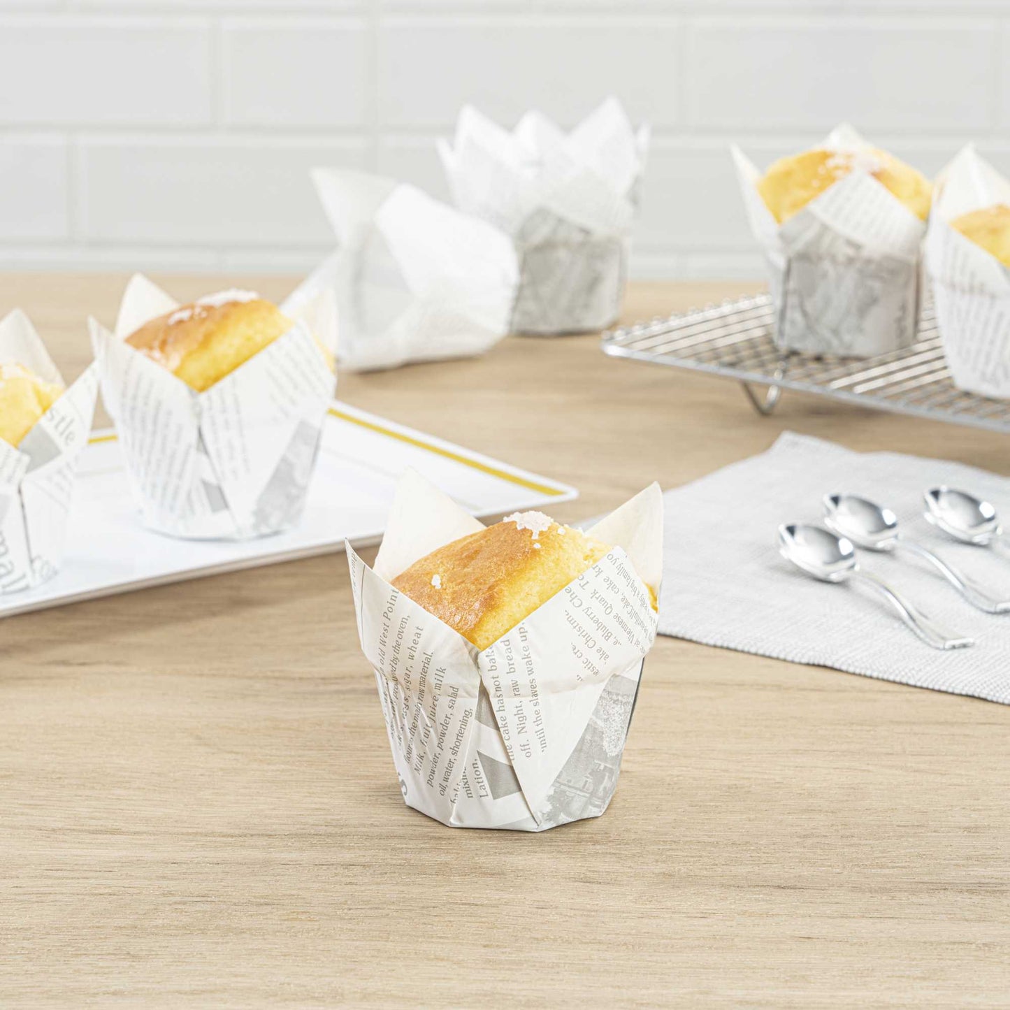 Panificio 1 oz Tulip Newsprint Paper Regular Baking Cup - 3" x 3" x 3 1/2" - 200 count box