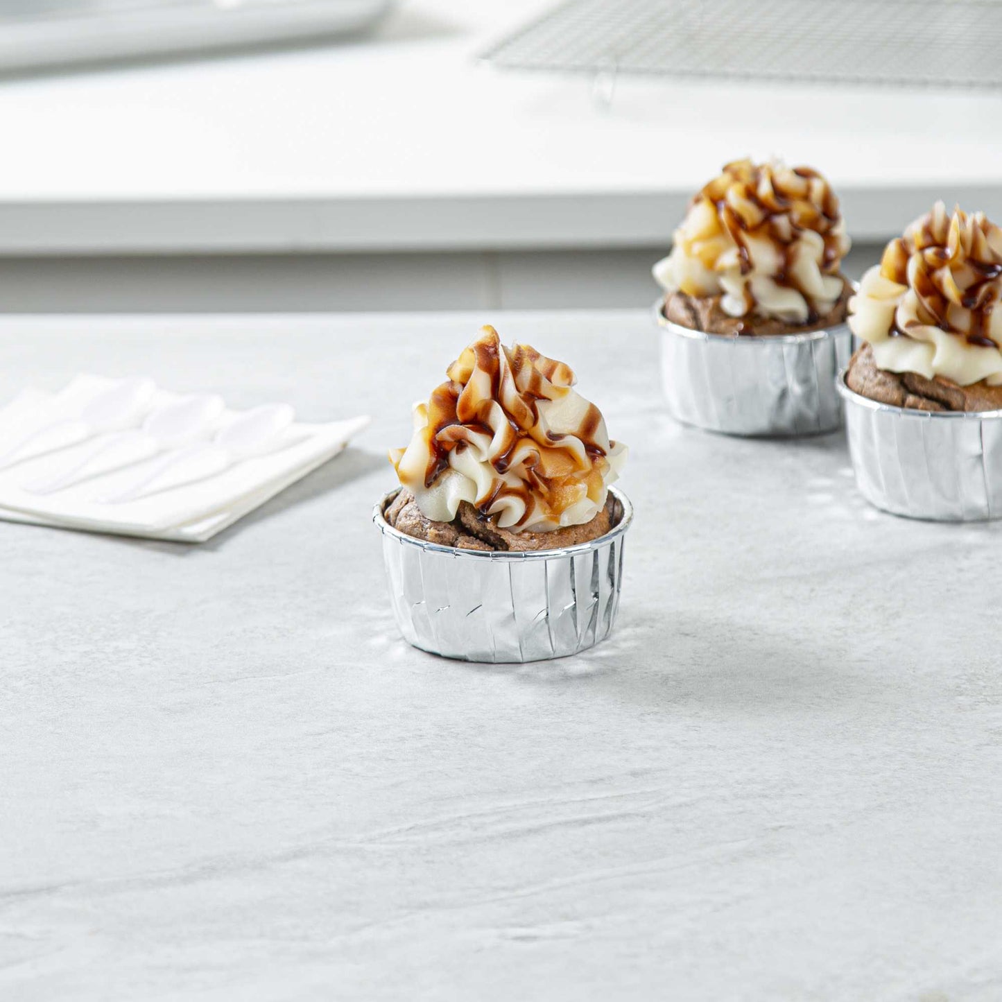 Panificio 5.5 oz Round Metallic Silver Paper Large Baking Cup - Pleated - 3" x 3" x 1 1/2" - 200 count box