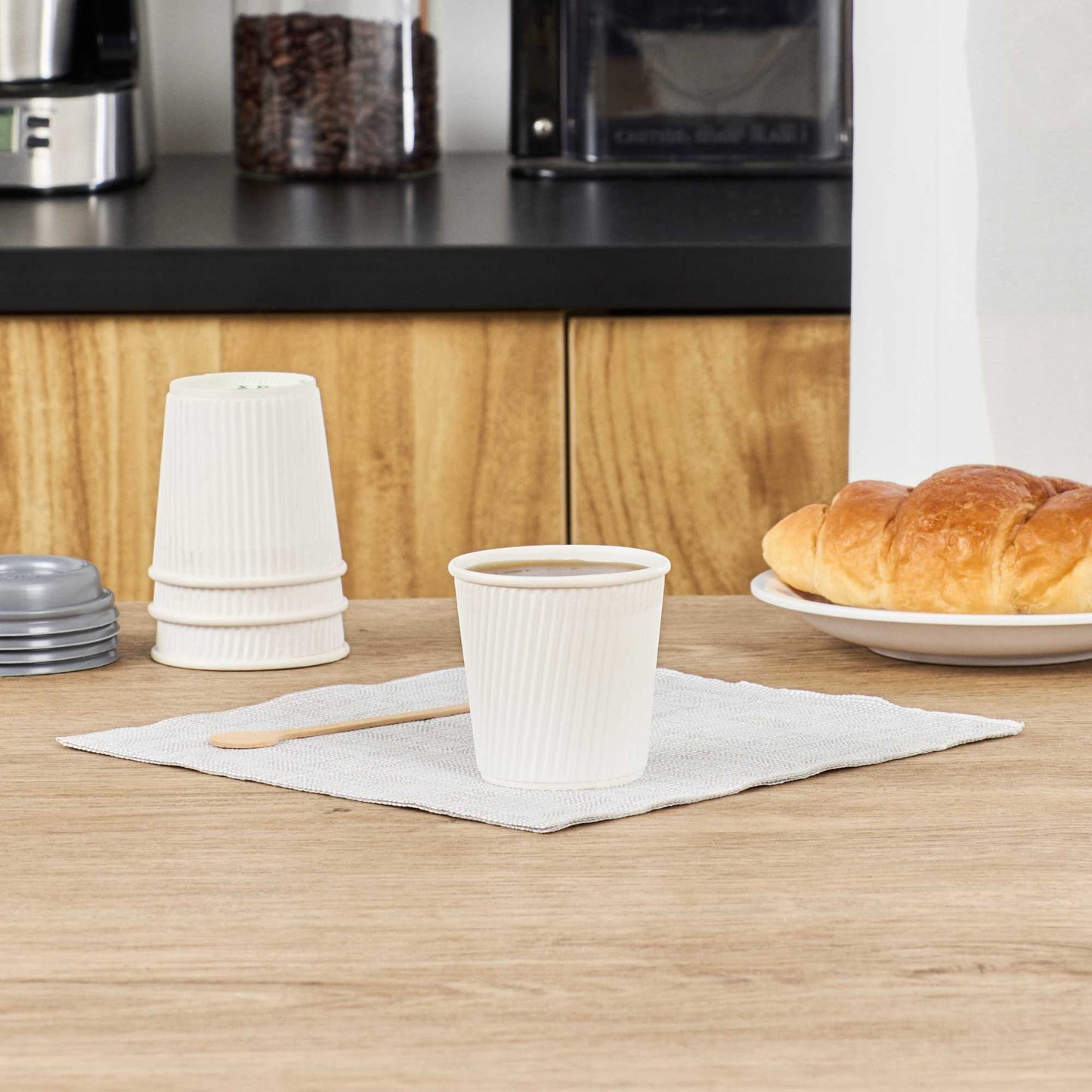Restpresso 4 oz White Paper Coffee Cup - Ripple Wall - 2 1/2" x 2 1/2" x 2 1/4" - 25 count box