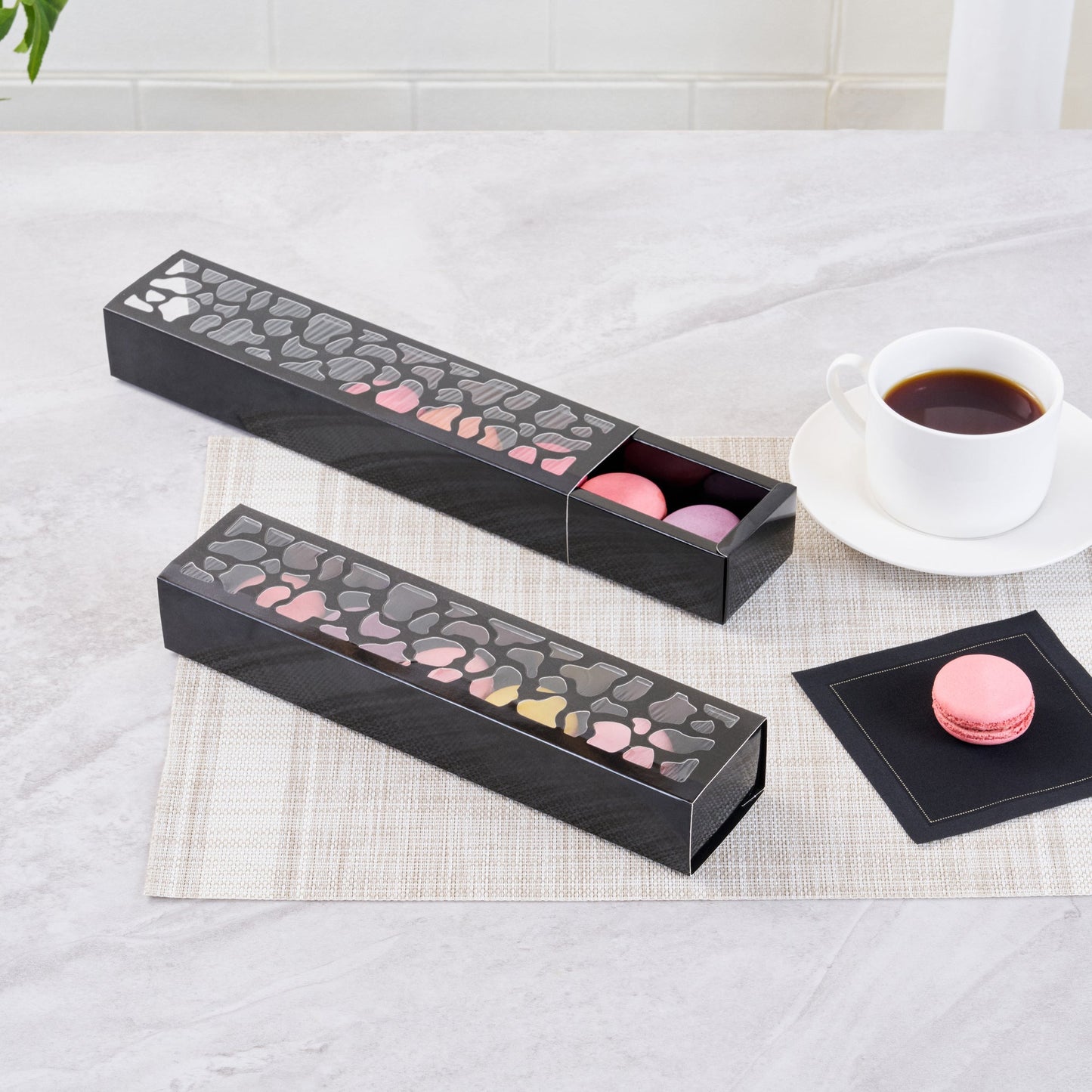 Sentiero Rectangle Black Paper Macaron Box - Holds 5 Macarons - 10" x 2 1/4" x 1 1/2" - 100 count box