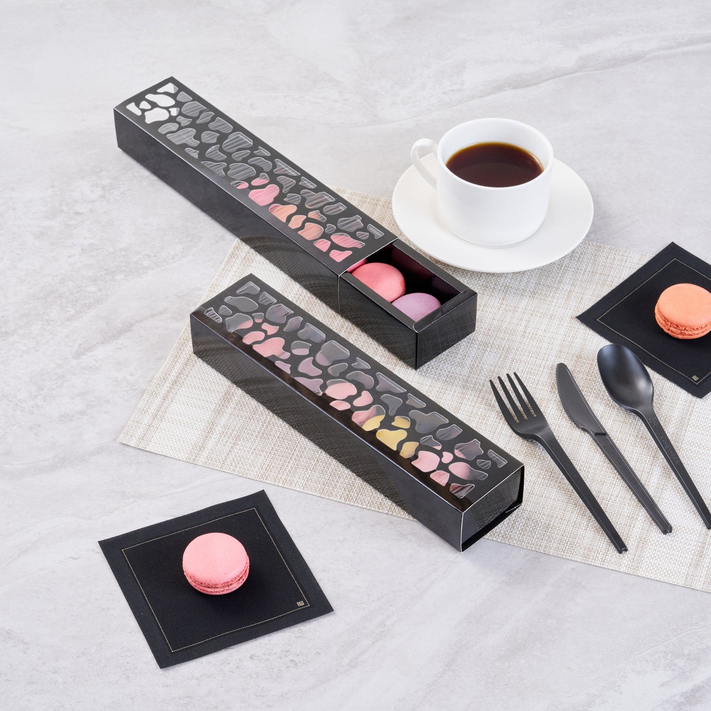Sentiero Rectangle Black Paper Macaron Box - Holds 5 Macarons - 10" x 2 1/4" x 1 1/2" - 100 count box