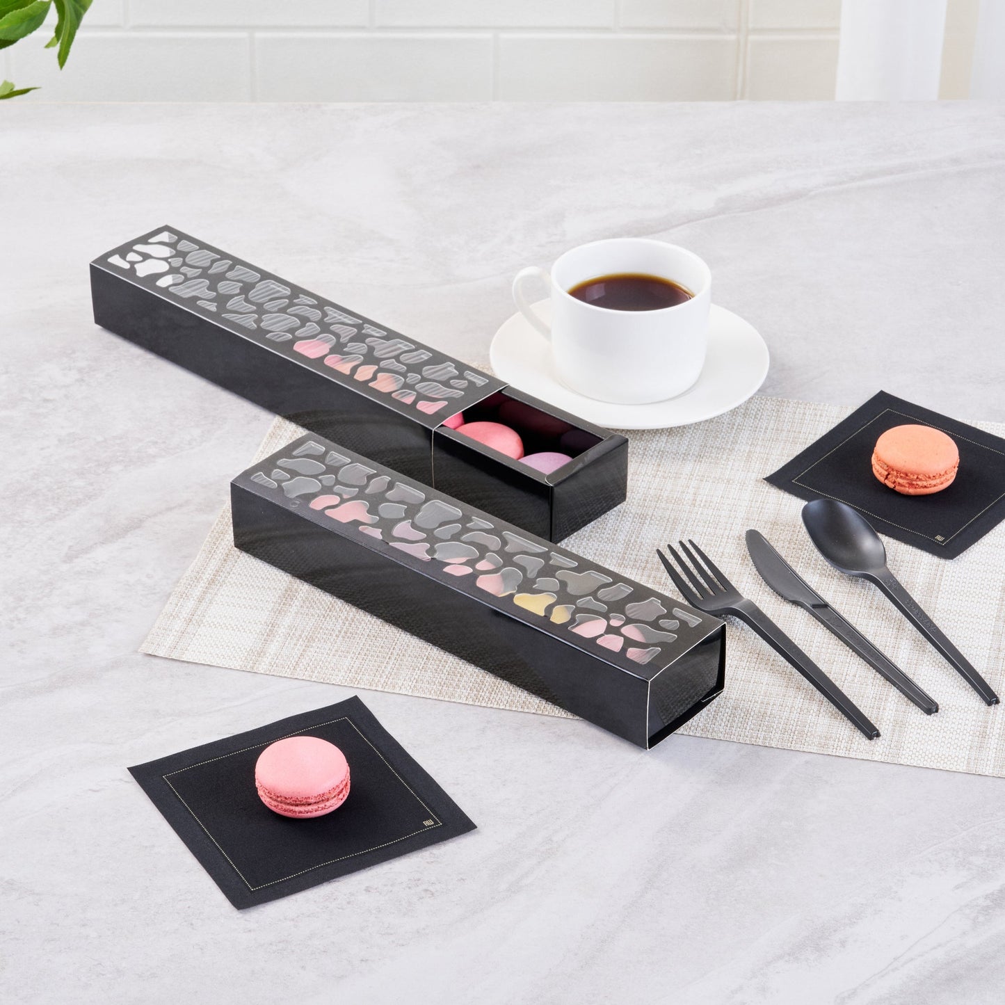 Sentiero Rectangle Black Paper Macaron Box - Holds 5 Macarons - 10" x 2 1/4" x 1 1/2" - 100 count box