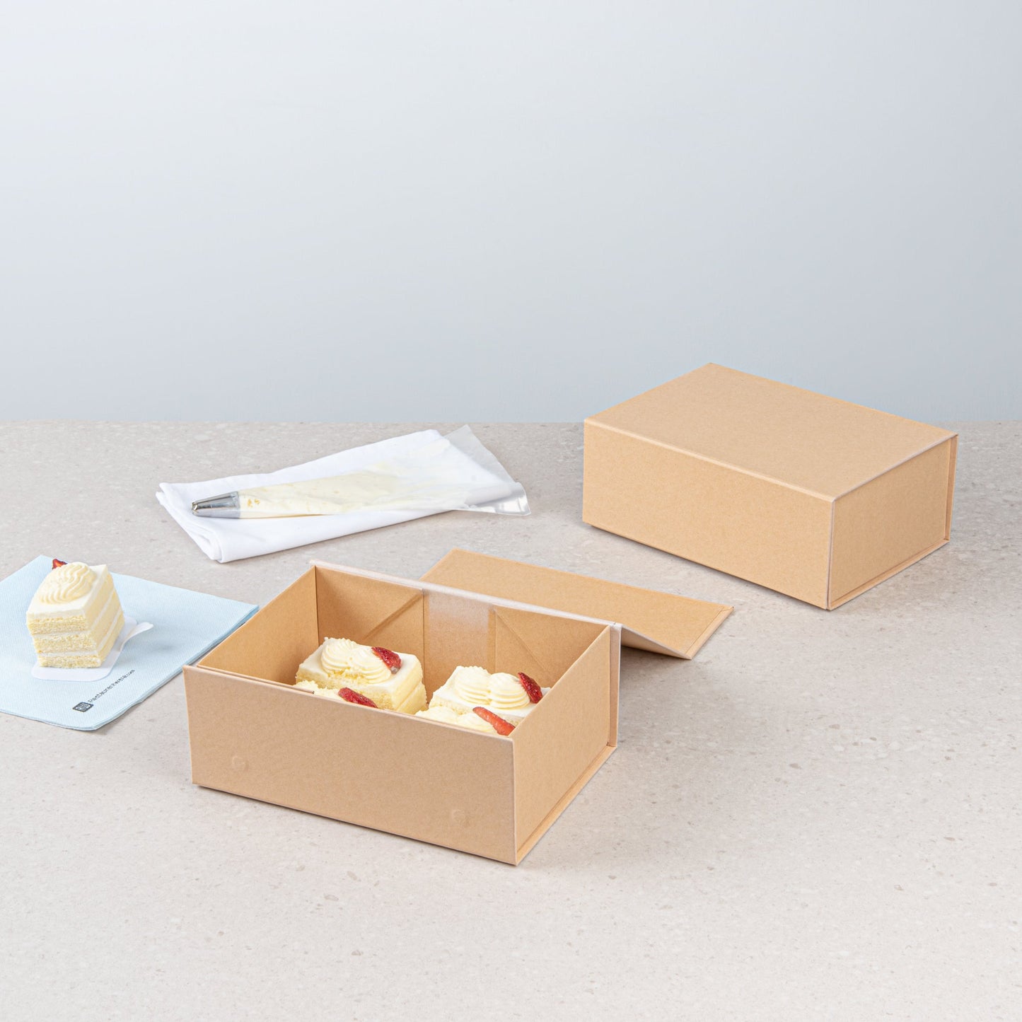 Cater Tek Rectangle Kraft Paper Medium Tic Tac Box - Magnetic - 9" x 6" x 3 1/2" - 10 count box